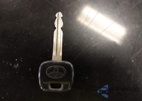 2002 Toyota Camry Le z USA, uszkodzony, nr VIN 4T1BE32K02U584885